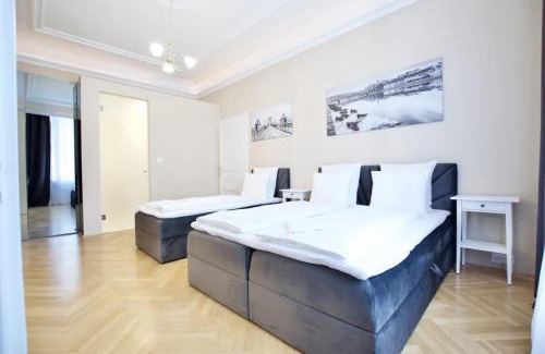 Inner City Budapest Apartment | Premium Apartment by Hi5 - Ferenciek tere - 3 BDR