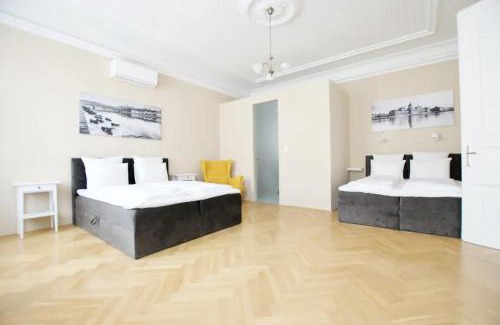 Inner City Budapest Apartment | Premium Apartment by Hi5 - Ferenciek tere - 3 BDR