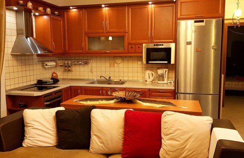 Evosmos Apartment | Premium apartment in a quiet neighborhood with all necessary stores.