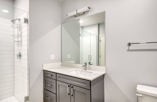 Arlington Heights Apartment | Premium Arlington Heights 1BR w/ Gym & W/D, near I-90, by Blueground