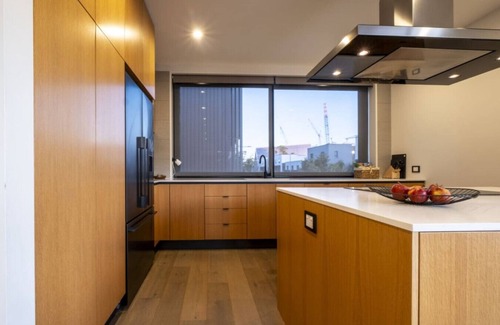 Christchurch City Centre Apartment | Premium City 3bed Apartment with Gated 2 car parks