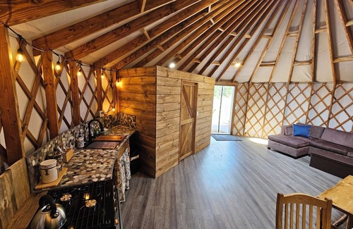 Nabesna House | Premium Comfort in the Wilderness