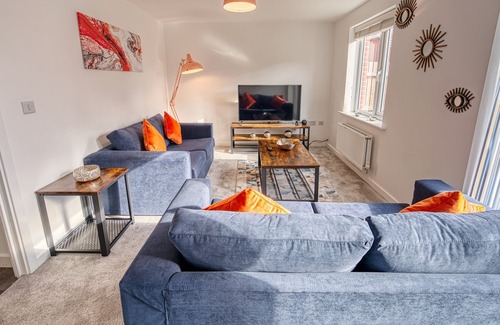 Seisdon House | Premium Contractor Accom: Modern 4 Bedrm House, Tyseley B11. Parking, Sleeps 10