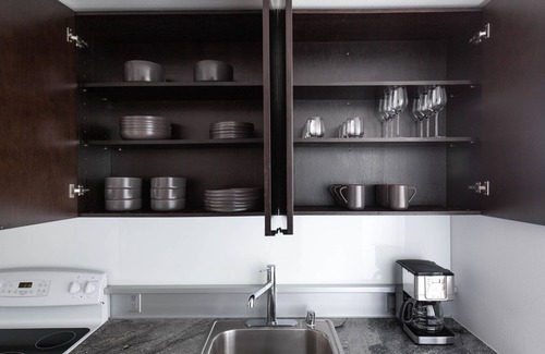 West Bellevue Apartment | Premium Downtown Bellevue Studio w/Gym, W/D, near shops, by Blueground