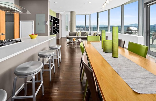 West Bellevue Apartment | Premium Downtown Bellevue Studio w/Gym, W/D, near shops, by Blueground