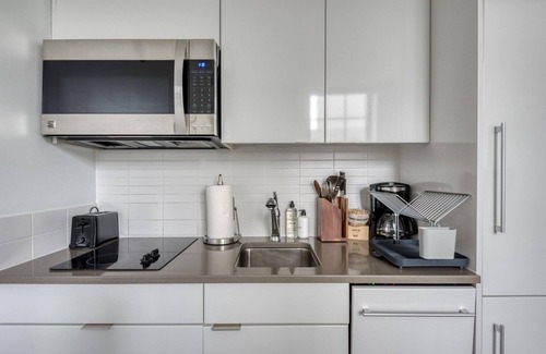 Downtown Boston Apartment | Premium Downtown Studio w/Gym & W/D, nr Waterfront, by Blueground