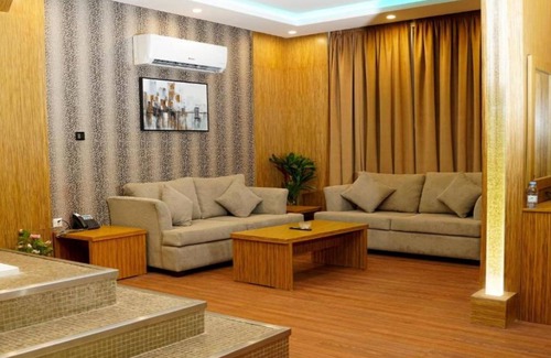 Riyadh House | Premium Grand Suite| Luxe Palette Credi Stay