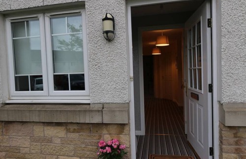 Duloch Apartment | Premium ground floor 2 bedroom apartment - Fast WiFi