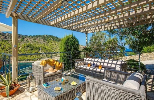 Frourion Villa | Premium Kefalonia Villa | Villa Hevlaska | 2 Bedrooms | Seafornt | Spectacular.