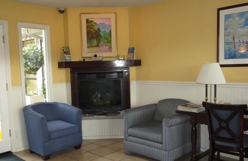 Downtown Monterey Cabin | Premium King Fireplace Room Walking Distance from the Beach!
