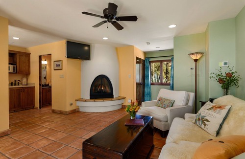 Nice House | Premium Lakeside Casita On Gorgeous Ceago Vinegarden Winery Property