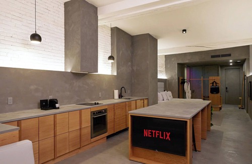 Old Montreal Apartment | PREMIUM LOFT | The Ambiance