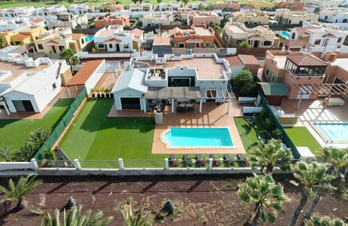 Caleta de Fuste Villa | Premium luxury front line villa, 15 minute taxi ride from airport, private pool