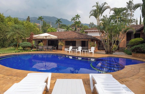El Poblado House | Premium Mansion in El Poblado w/Nightclub & Maid/Cook, Pool, Sauna, 7 Bedrooms