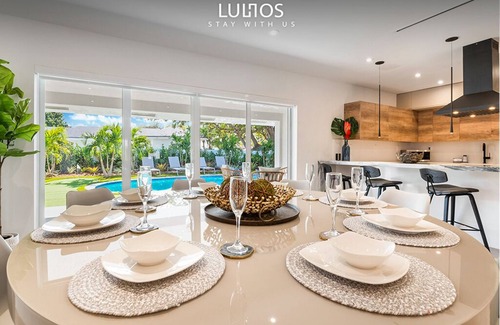 West Perrine House | Premium Miami Villa: Resort Pool, Golf & BB Court