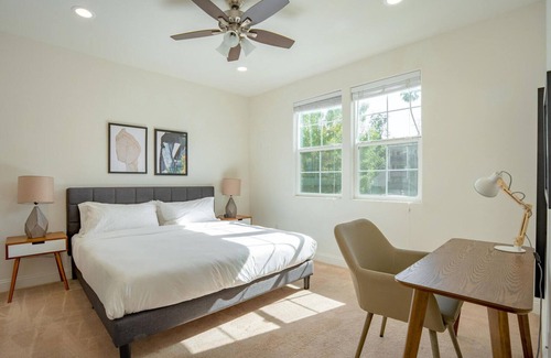 Newark House | Premium Newark 4BR w/Balcony, close to Restaurants & Mall, by Blueground