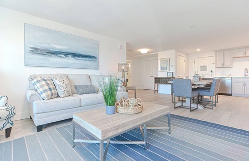 Plymouth Cultural District Apartment | Premium Ocean View Condo (1,100S.F.)