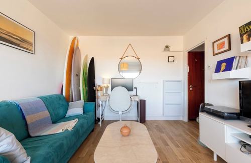 Behobie Apartment | Premium oceanfront apartment. Ideal for couples or small families.