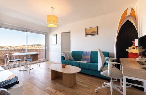 Behobie Apartment | Premium oceanfront apartment. Ideal for couples or small families.
