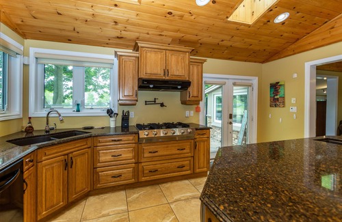 Central Elgin Cottage | Premium on First - across the street from the beach!