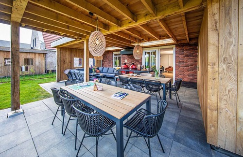 Thorn Villa | Premium Outdoor 16p - Eight Bedroom Villa, Sleeps 16