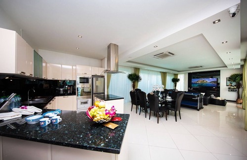 South Pattaya Villa | PREMIUM Pool Villa Pattaya 5 bedroom, 4 bathroom, BBQ, Jacuzzi, BBQ Grill