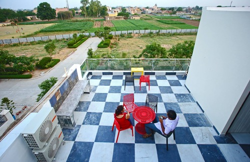 Palanpur Villa | Premium Private Room
