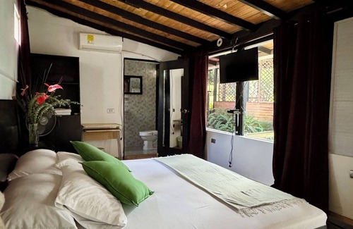 Las Lomas I Hotel | Premium Real