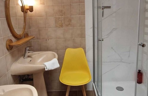 Hettange-Grande Villa | Premium Room 7 Normandie