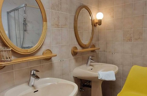 Hettange-Grande Villa | Premium Room 7 Normandie