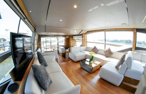 Linh Trung IEPZ Boat Rental | Premium Saigon Yacht Princess 62 - Managed by Vietyacht Club