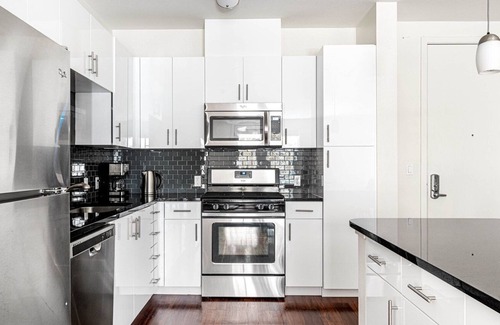 Renaissance Apartment | Premium San Jose 3BR w/ W/D, Pool, Gym, BBQ, near freeways, by Blueground