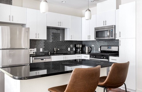 Renaissance Apartment | Premium San Jose 3BR w/ W/D, Pool, Gym, BBQ, near freeways, by Blueground