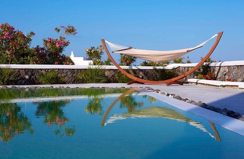 Exo Gialos Villa | Premium Santorini Villa | Villa Midas | 3 Bedrooms | Private Pool & Outdoor.