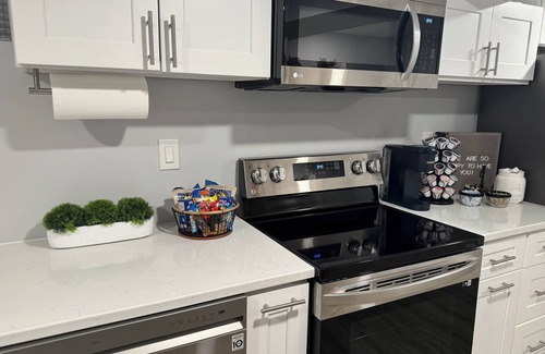 Alden Manor Apartment | Premium Studio Suite - 10 min. walk to UBS Arena & Belmont Park