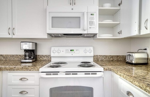 Morse Park Apartment | Premium Sunnyvale 1BR w/Pool, W/D & Gym, walk to Google, by Blueground