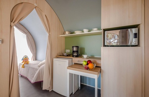 Tamarit House | Premium tent lodge for family
