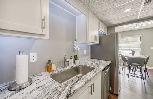 Peachtree Corners House | Premium Townhome #2 w/2 King Beds & Luxury Baths
