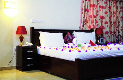 Kumasi Hotel | Premuim King Size Bed - Ensuite, Gold Plus Hotel Ghana