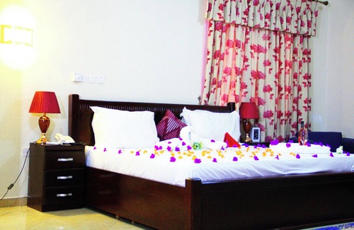 Kumasi Hotel | Premuim King Size Bed - Ensuite, Gold Plus Hotel Ghana