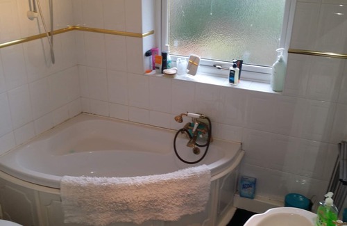 Prenton House | Prenton 1 Double Room near Liverpool