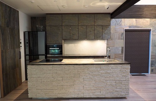 Motomachi House | Pres De La Mer