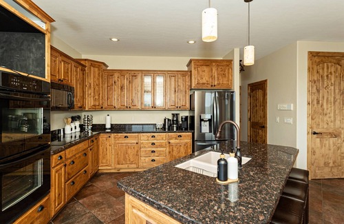 Hidden Valley Ranch House | Prescott's #1 Luxe Mountain Sanctuary | Cozy Spa | Golf | Majestic Views