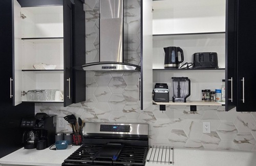Southwest Edmonton House | President's Choice: Executive Guest Lodge