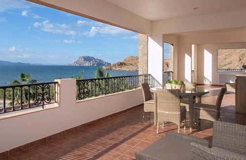 El Marasal Resort | Presidential Four Bedroom Penthouse - Private Jacuzzi and BBQ