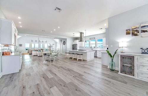 Grand Isle House | Presidential Palace - Coastal Realty Group