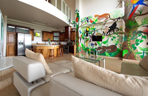 Naranjos Agrios Condo | PRESIDENTIAL PENTHOUSE SUITE! LAKE ARENAL VIEWS!