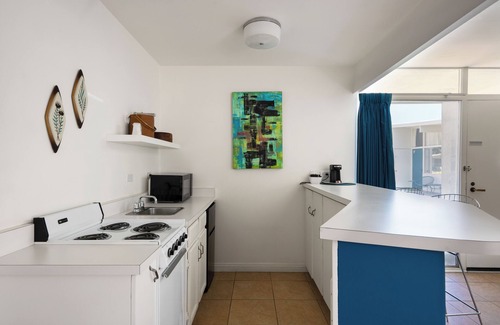 Desert Park Estates Hotel | Presidential Suite | Pool, Firepit | Near Downtown