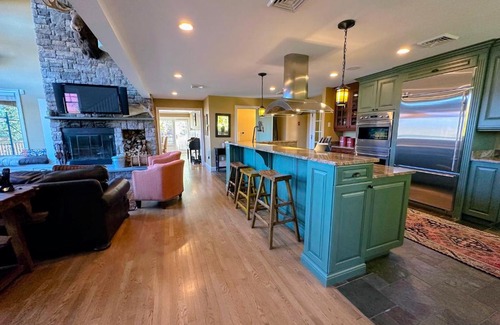 Bethlehem House | Presidential View Ski-in Ski-out Townhome with Amazing Views