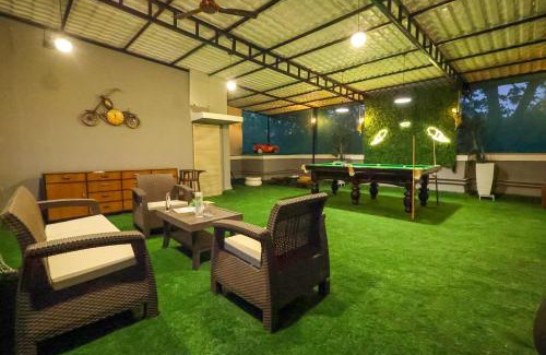 Kandivali East House | Presidential Villa - Kandivali East